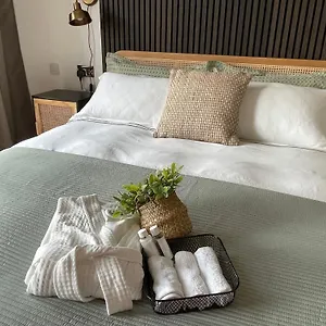 Homestay Quiet Luxe With Gym And Free Parking, Thamesmead (Greater London)